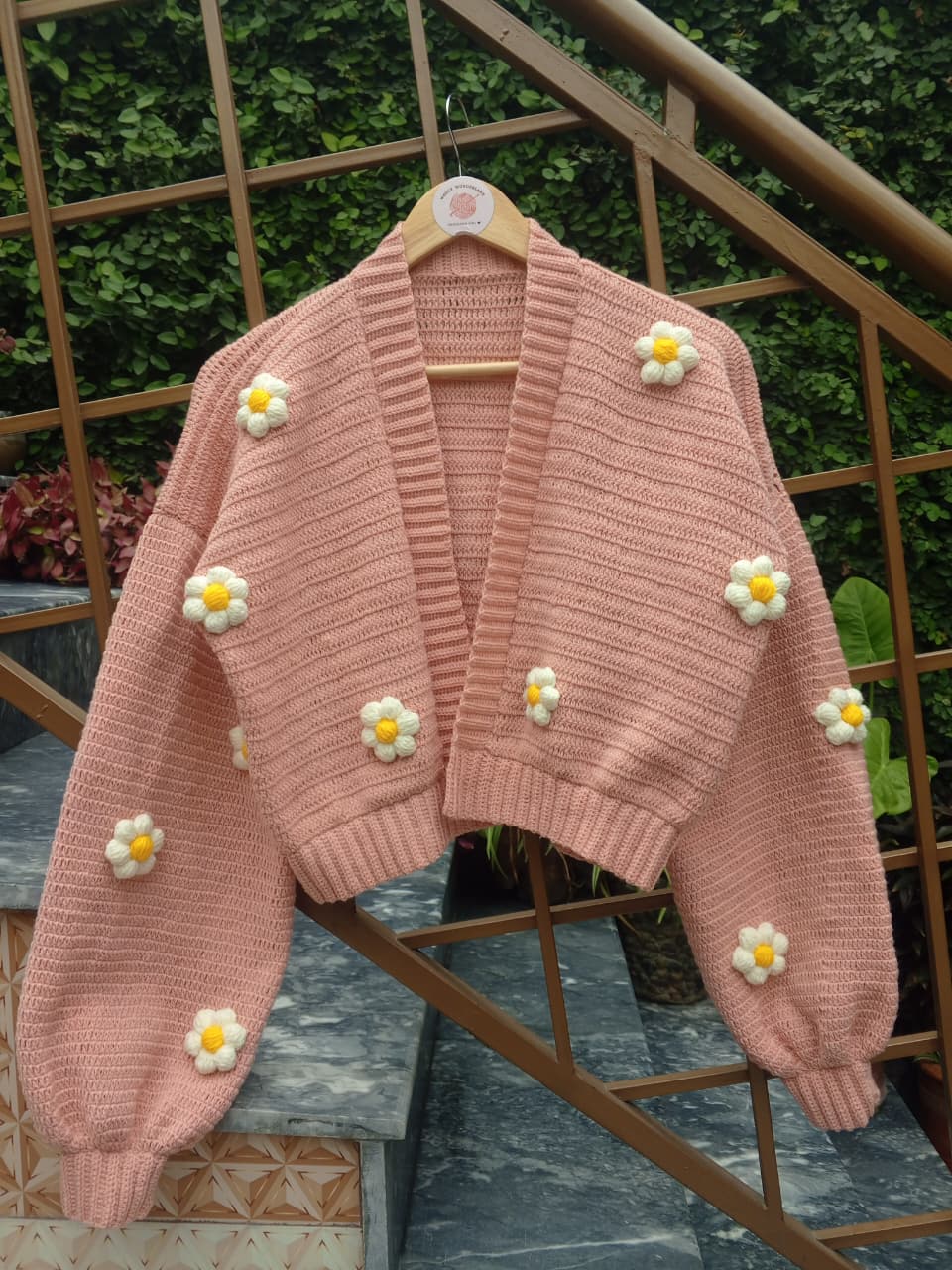 Crochet Floral Crop Cardigan in Daisy Flowers