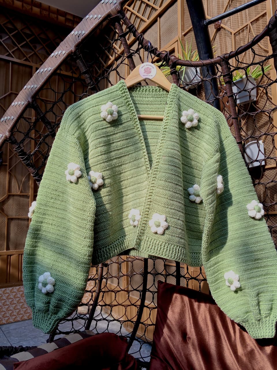 Crochet Floral Crop Cardigan in Daisy Flowers