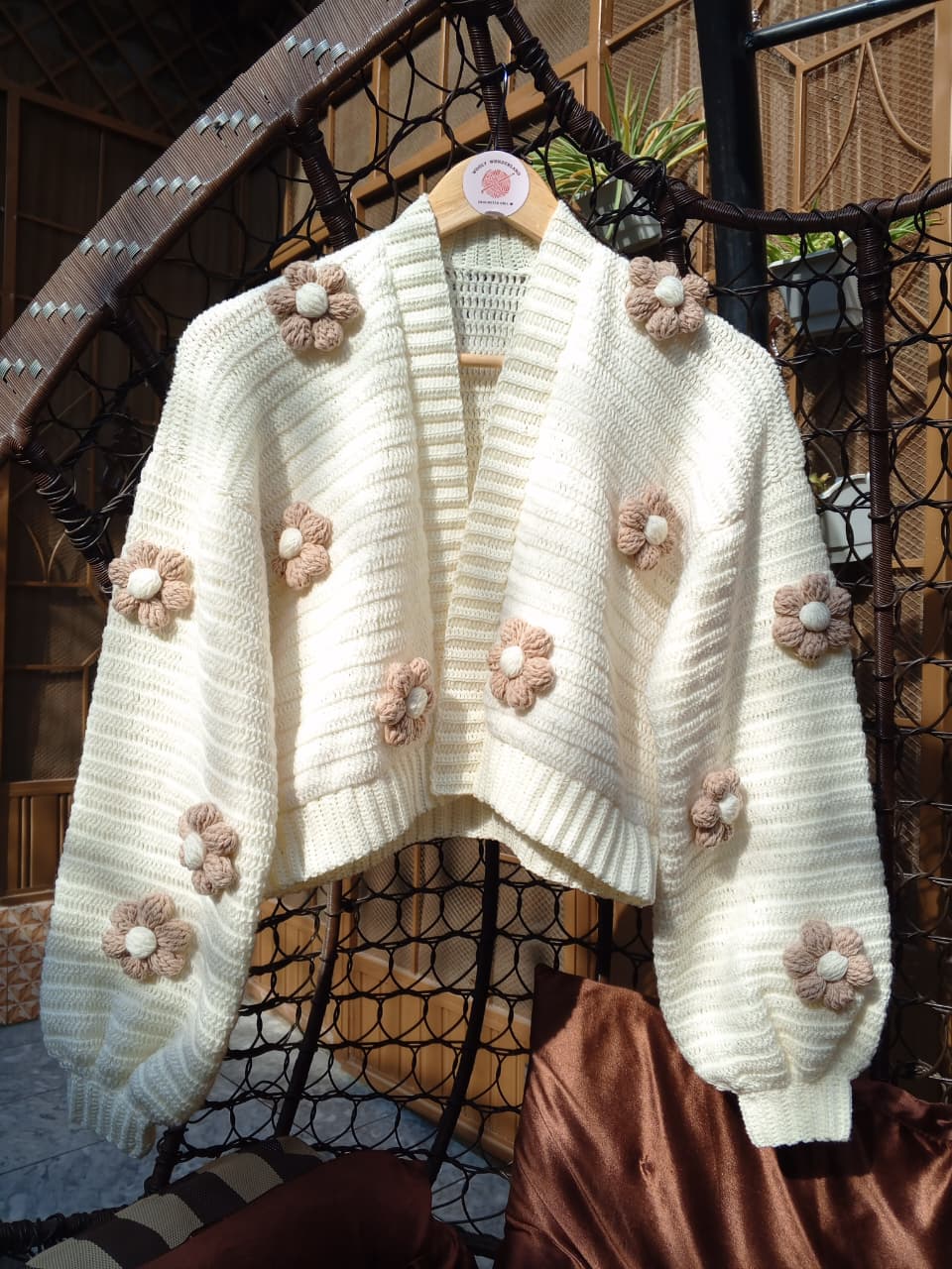Crochet Floral Crop Cardigan in Daisy Flowers