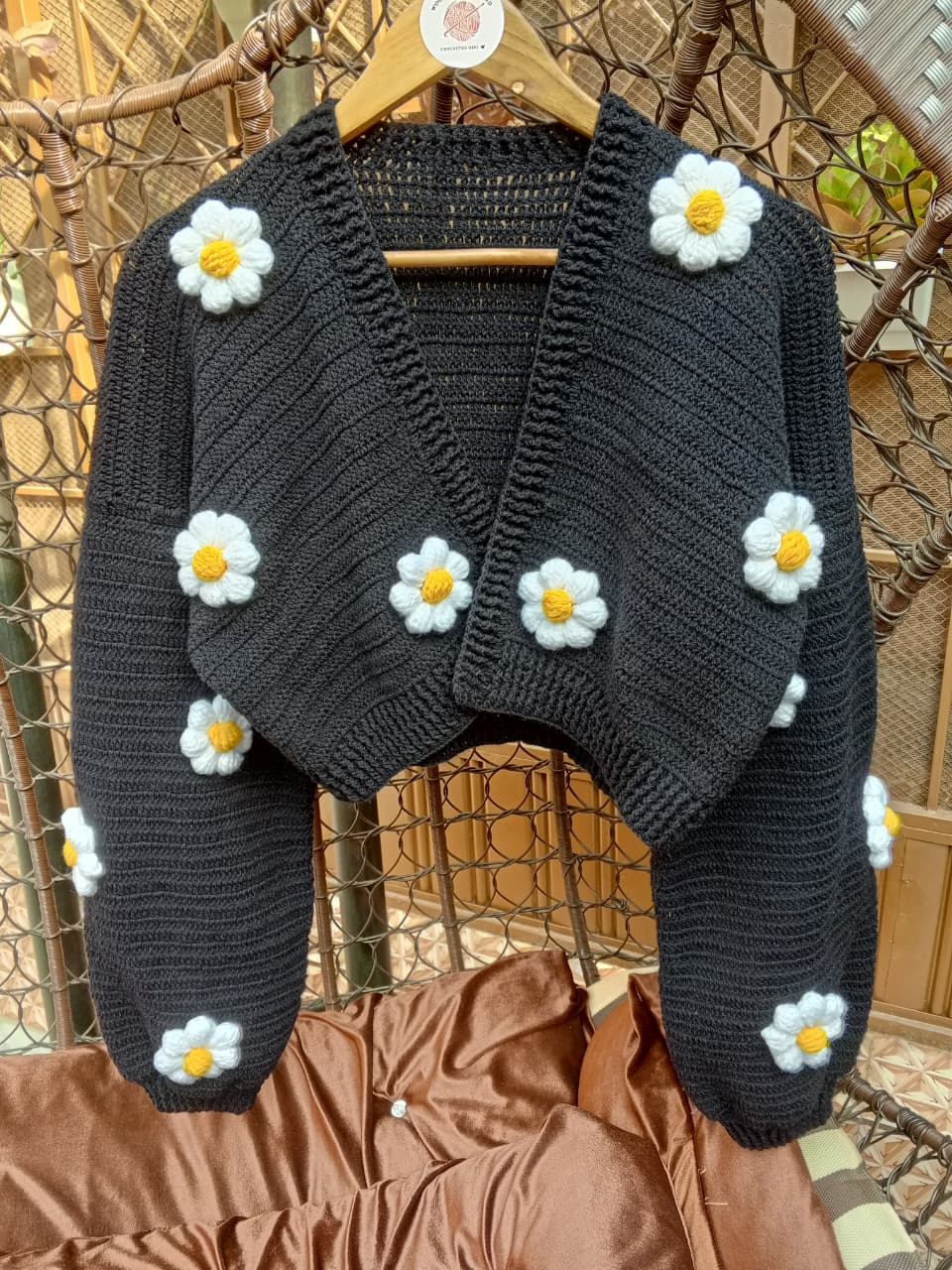 Crochet Floral Crop Cardigan in Daisy Flowers